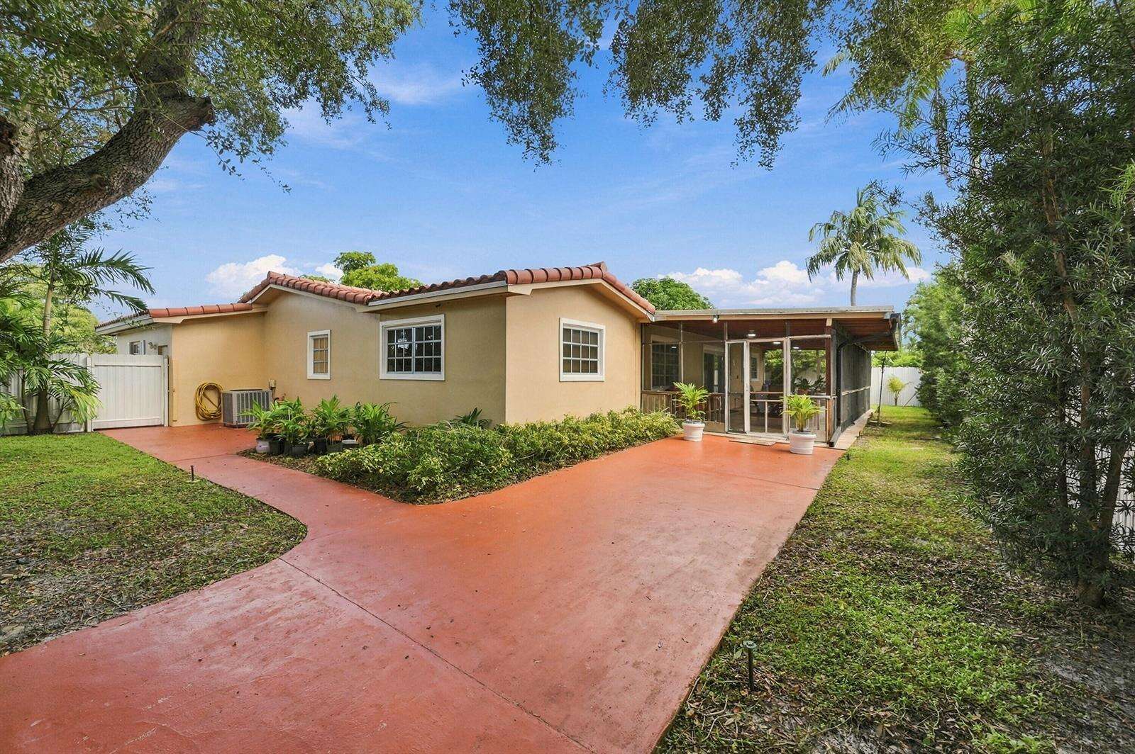 8670 19th, Pembroke Pines, FL 33024 - For Sale photo 44