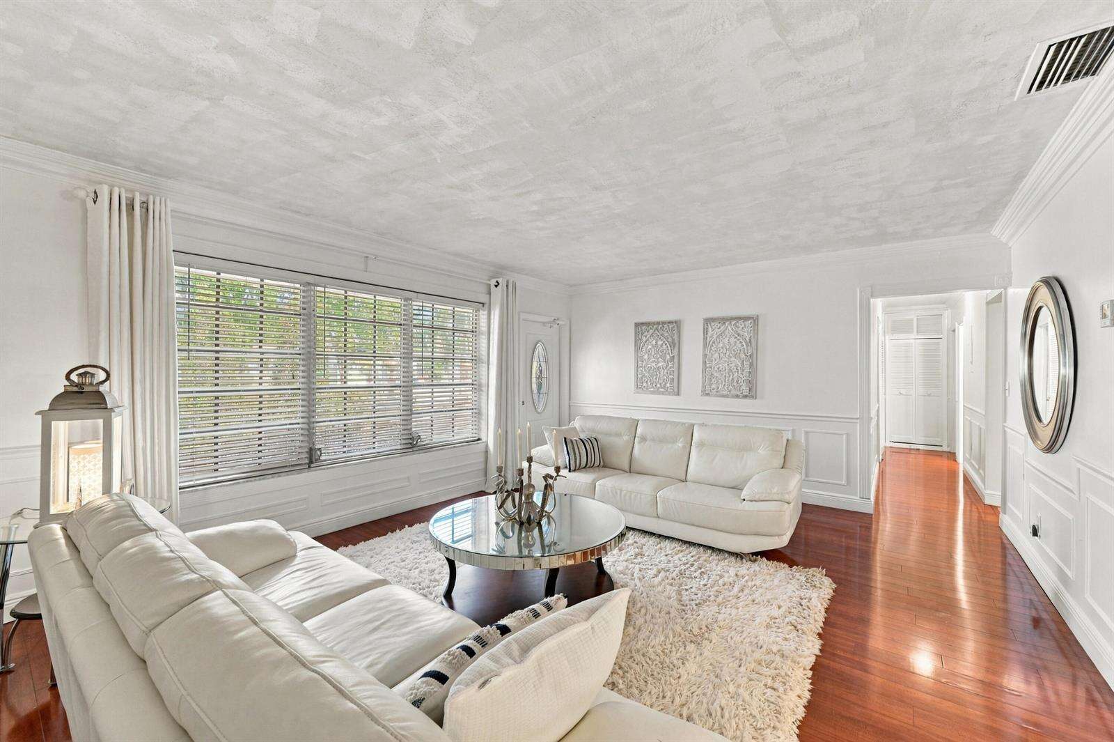 8670 19th, Pembroke Pines, FL 33024 - For Sale photo 10