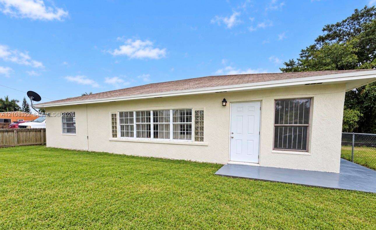 722 7th Ave, Homestead, FL 33030 - For Sale photo 2