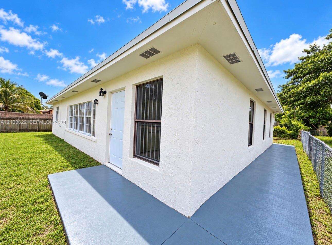722 7th Ave, Homestead, FL 33030 - For Sale photo 3