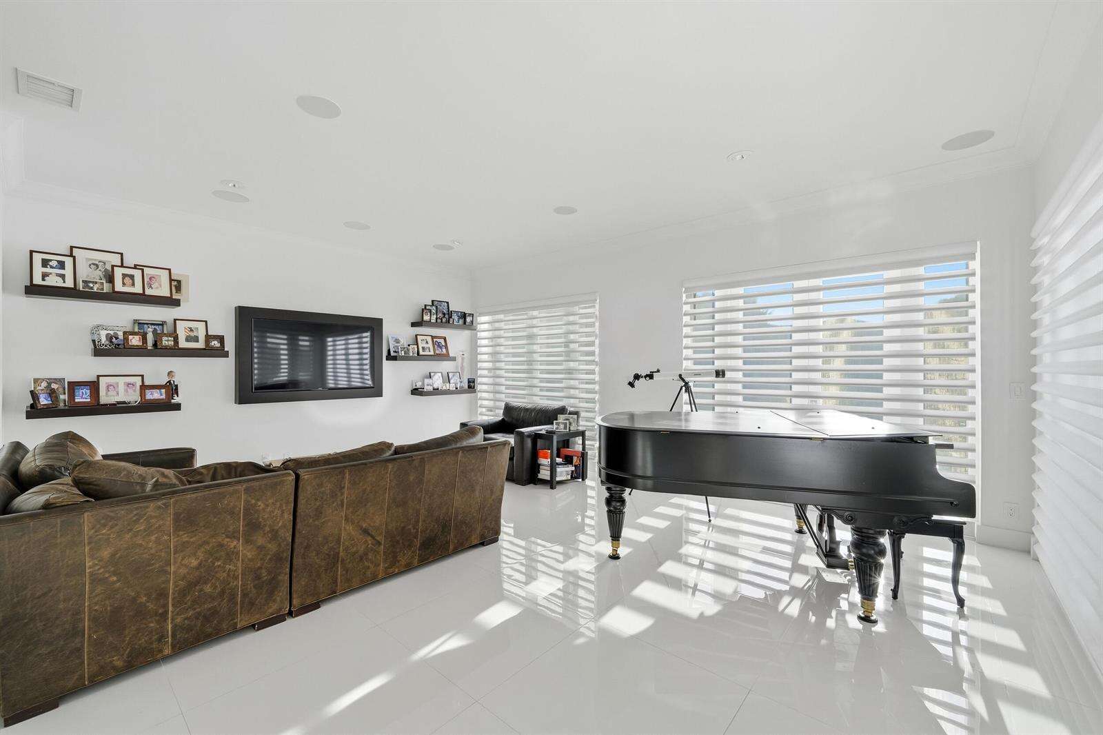 16430 30th, North Miami Beach, FL 33160 - For Sale photo 11