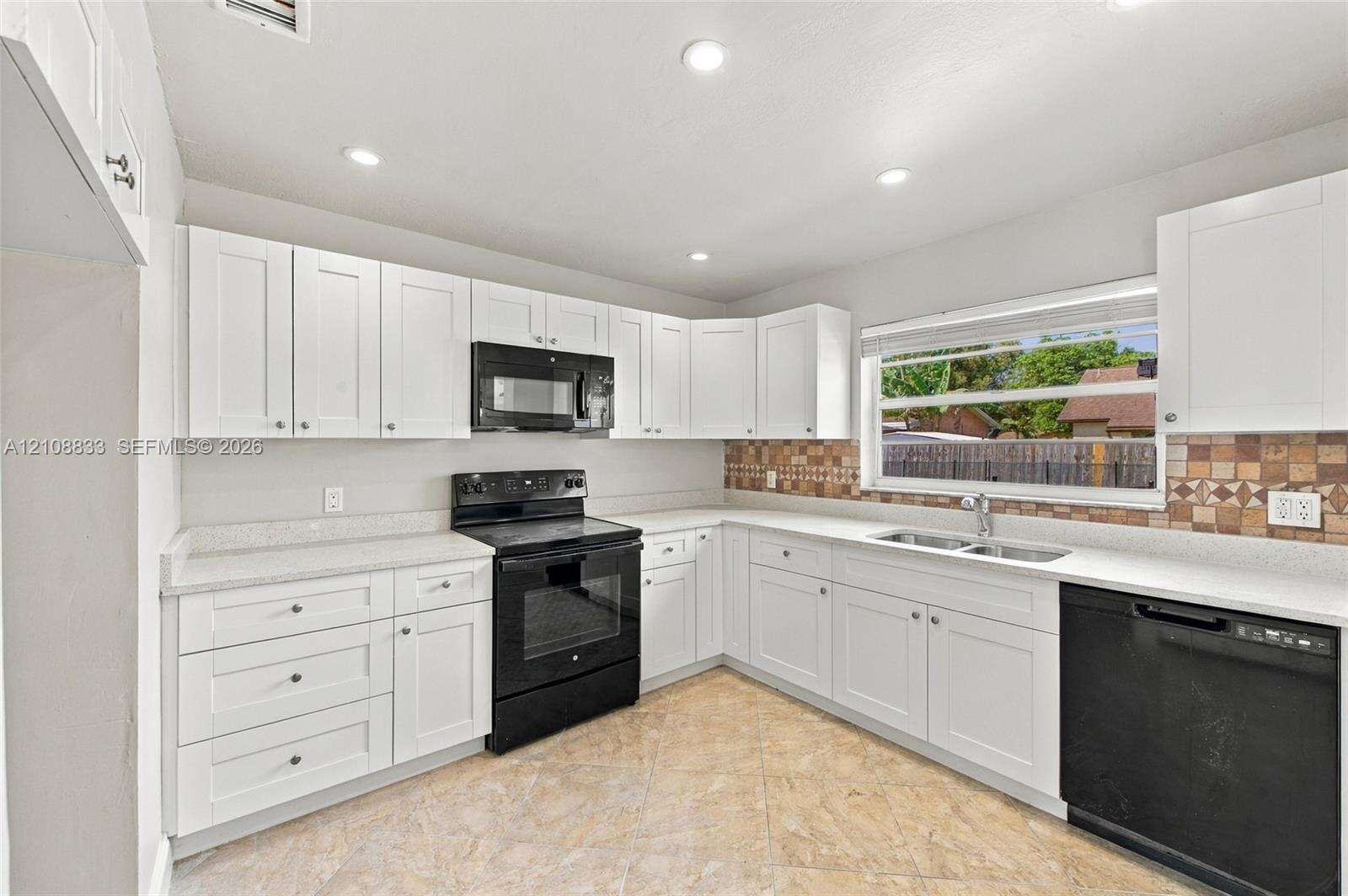 9611 Johnson St, Pembroke Pines, FL 33024 - For Sale photo 10