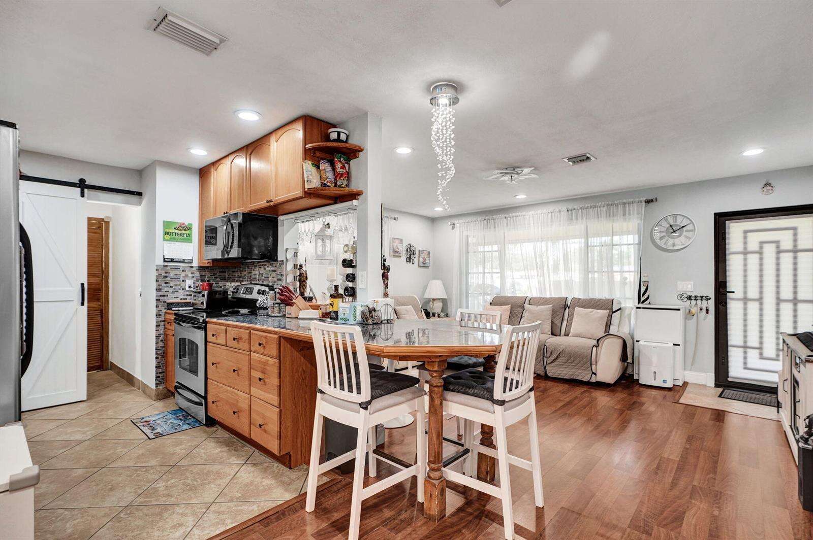 2610 74th, Hollywood, FL 33024 - For Sale photo 11