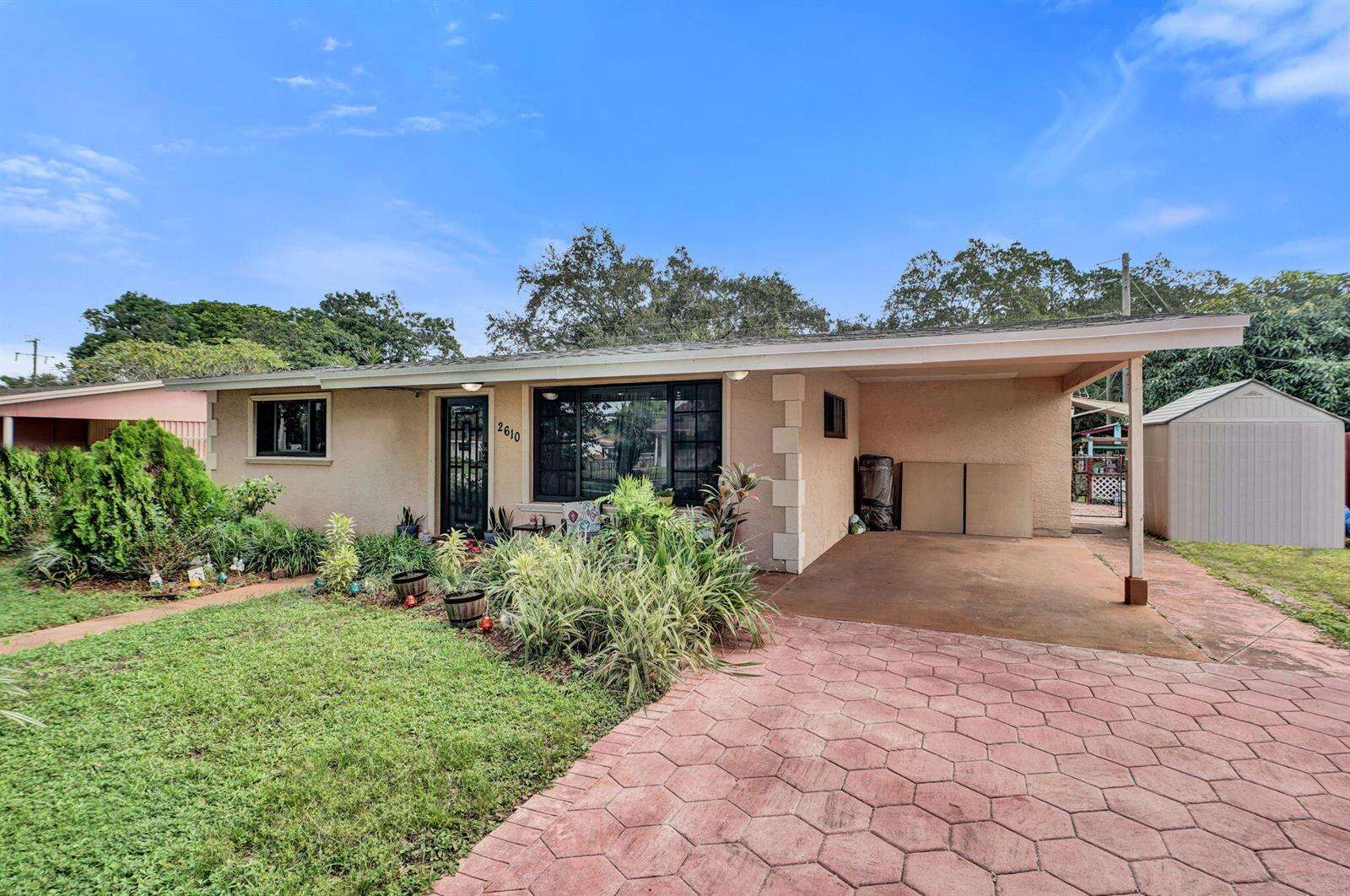 2610 74th, Hollywood, FL 33024 - For Sale photo 3