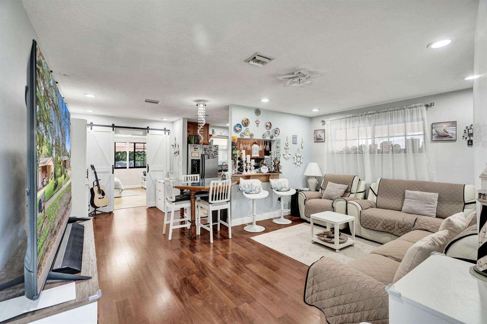 2610 74th, Hollywood, FL 33024 - For Sale photo 4