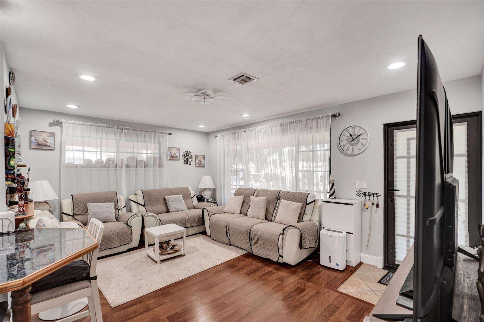 2610 74th, Hollywood, FL 33024 - For Sale photo 8