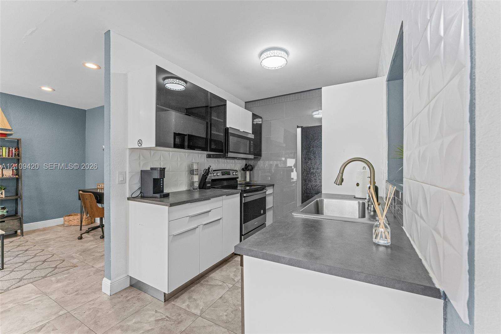 1955 Thomas St, Hollywood, FL 33020 - For Sale photo 14