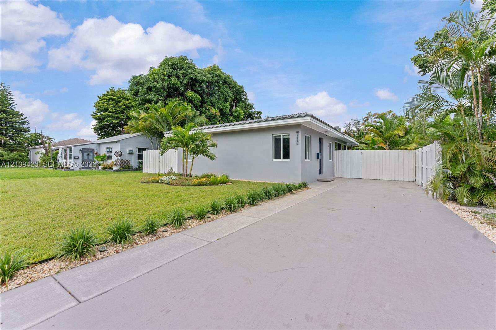 1955 Thomas St, Hollywood, FL 33020 - For Sale photo 32