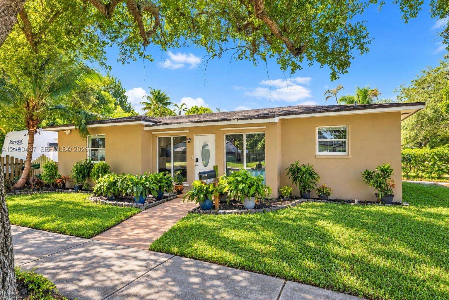 910 28th Ave, Hollywood, FL 33020 - For Sale photo 1