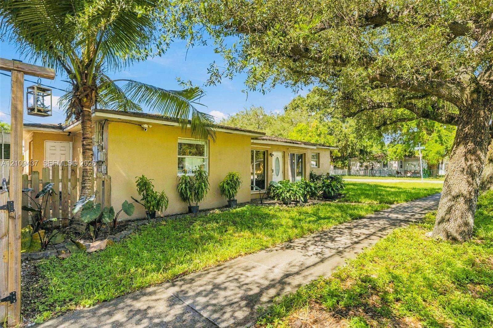 910 28th Ave, Hollywood, FL 33020 - For Sale photo 3