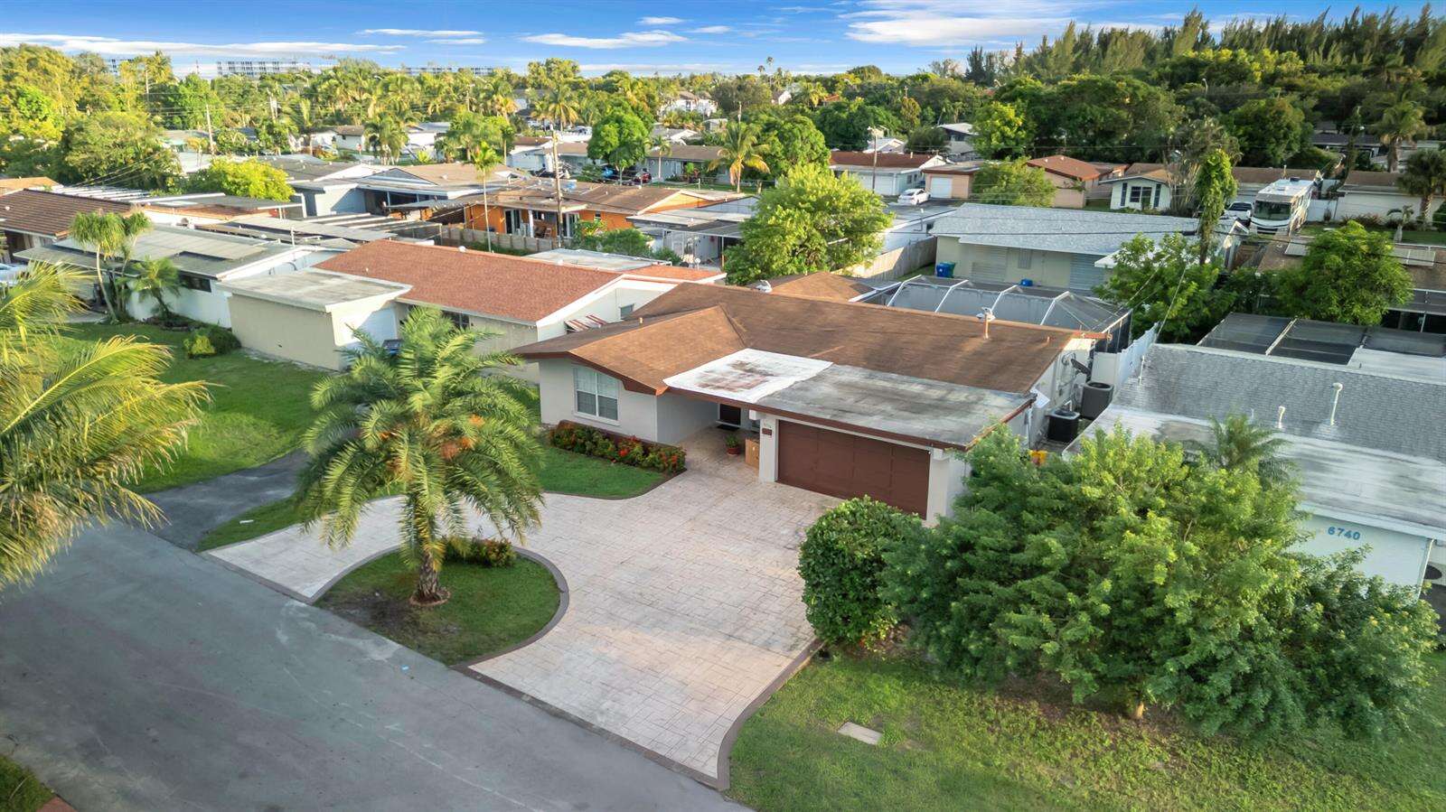 6736 Pansy, Miramar, FL 33023 - For Sale photo 2