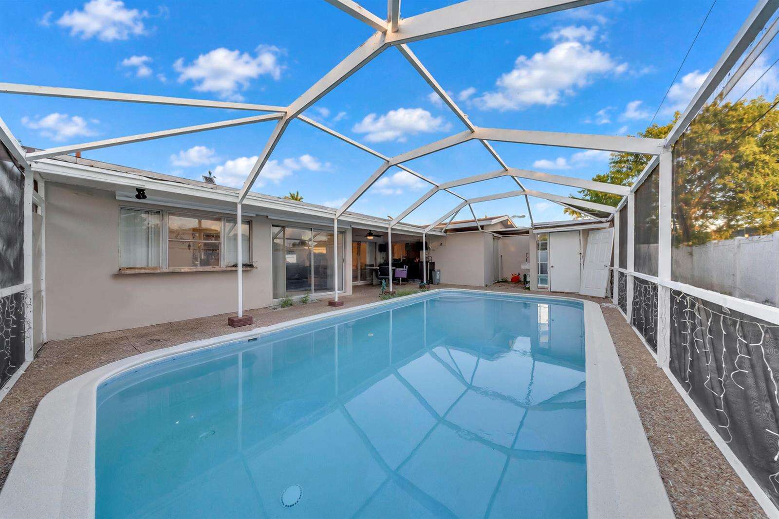 6736 Pansy, Miramar, FL 33023 - For Sale photo 18