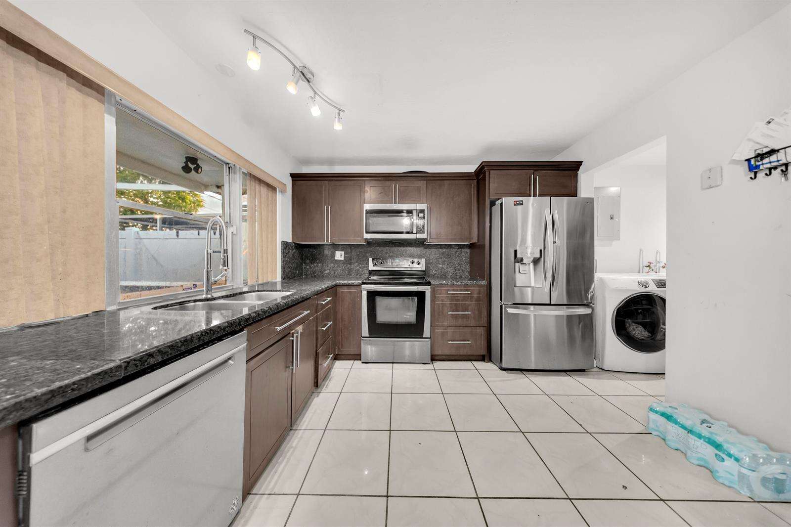 6736 Pansy, Miramar, FL 33023 - For Sale photo 38