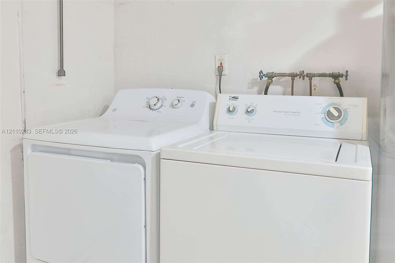 614 Crescent Dr, Hollywood, FL 33021 - For Sale photo 23
