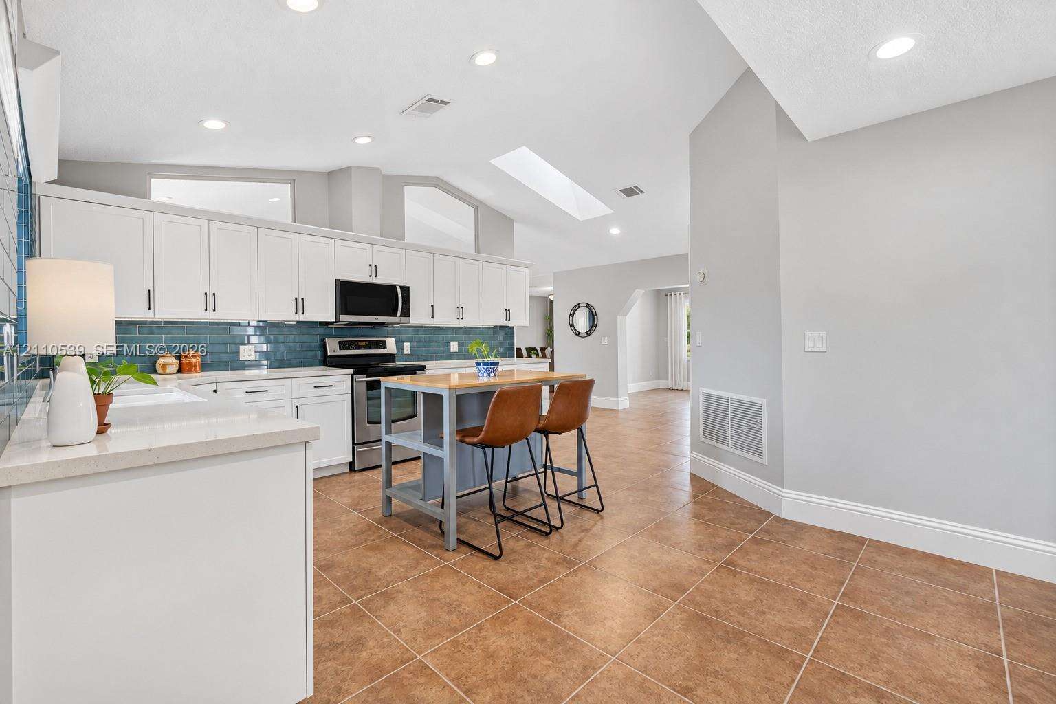 15263 157th Ter, Miami, FL 33187 - For Sale photo 7