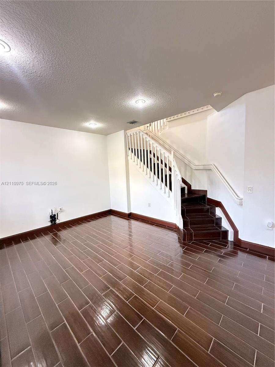 2030 99th Ter, Pembroke Pines, FL 33024 - For Sale photo 4