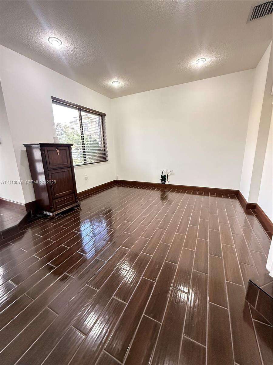 2030 99th Ter, Pembroke Pines, FL 33024 - For Sale photo 7
