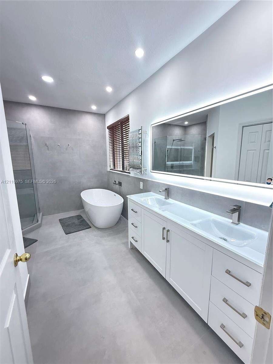 2030 99th Ter, Pembroke Pines, FL 33024 - For Sale photo 8