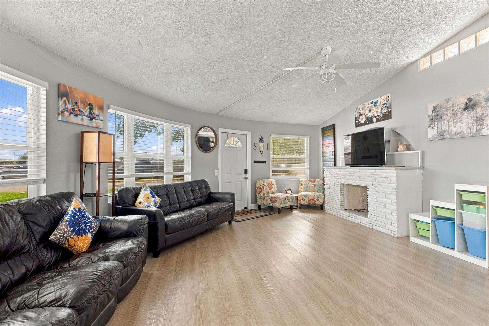 6100 Hayes, Hollywood, FL 33024 - For Sale photo 2