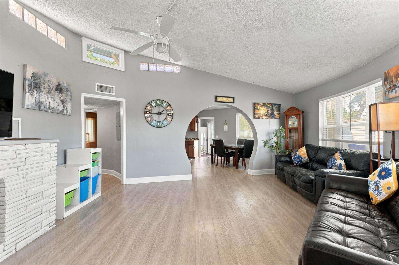 6100 Hayes, Hollywood, FL 33024 - For Sale photo 3