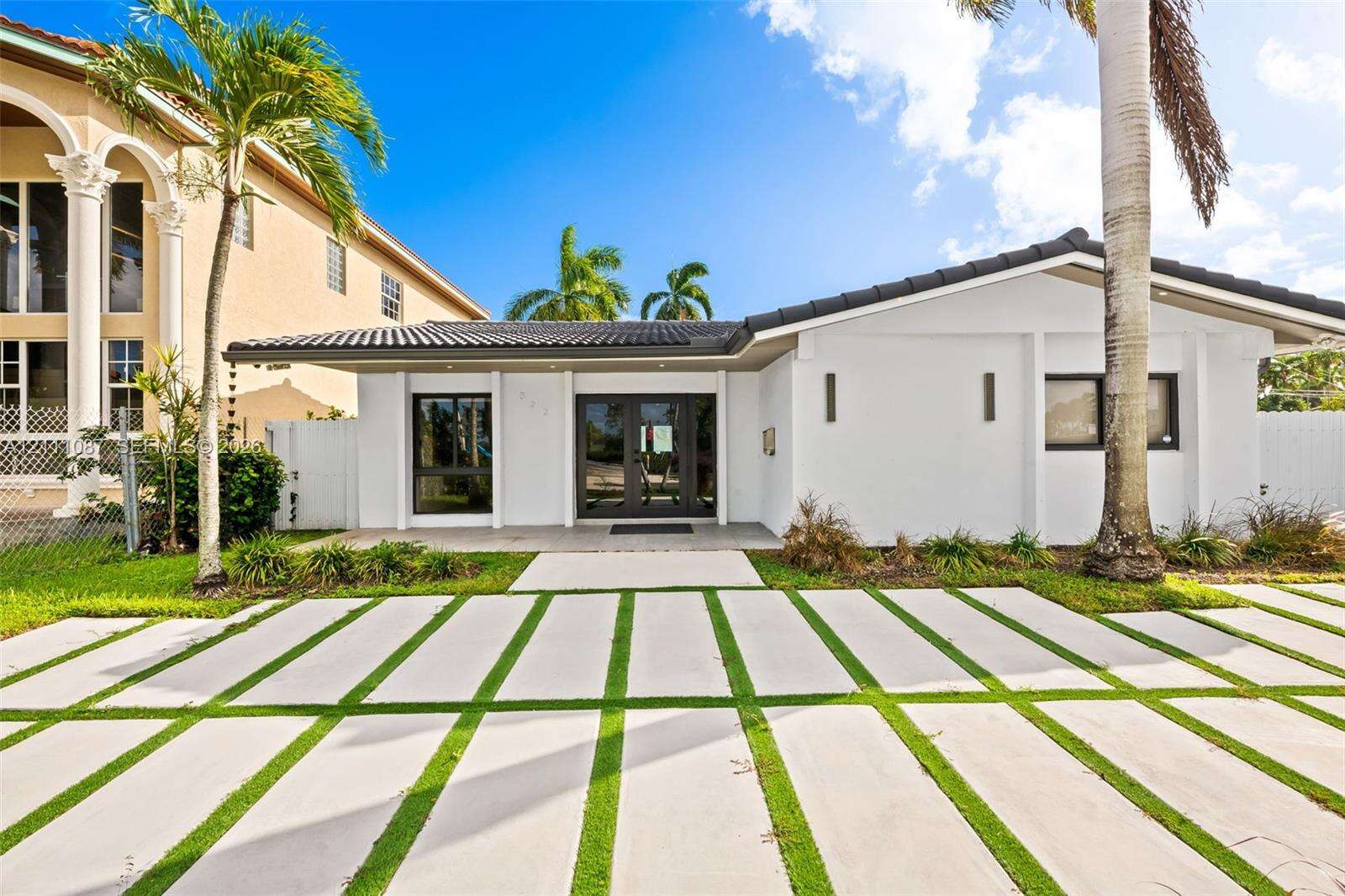822 Polk St, Hollywood, FL 33019 - For Sale photo 3