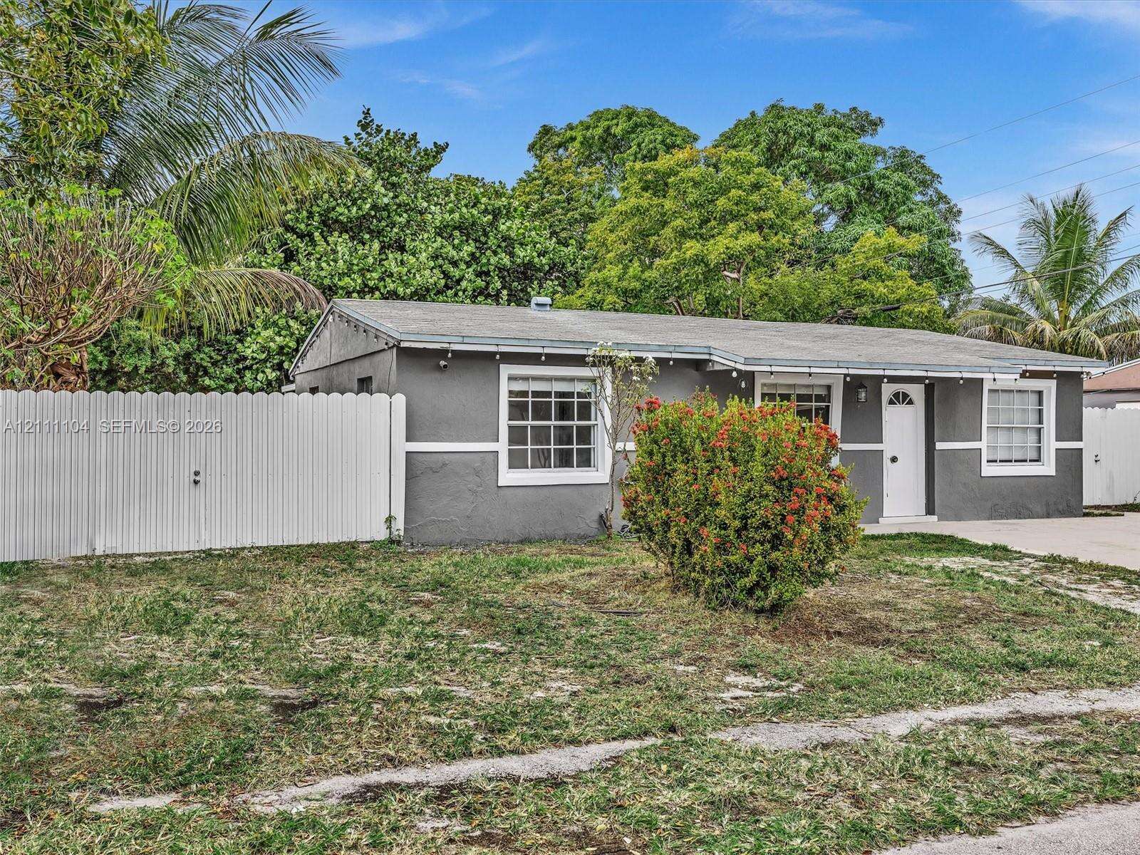 1624 23rd Ave, Hollywood, FL 33020 - For Sale photo 2