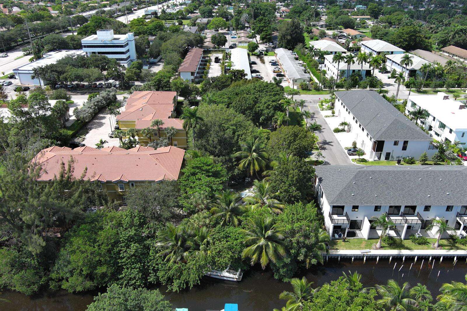 4696 32nd, Dania Beach, FL 33312 - For Sale photo 3