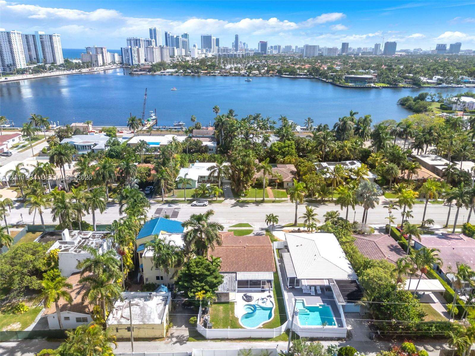 821 Harrison St, Hollywood, FL 33019 - For Sale photo 44