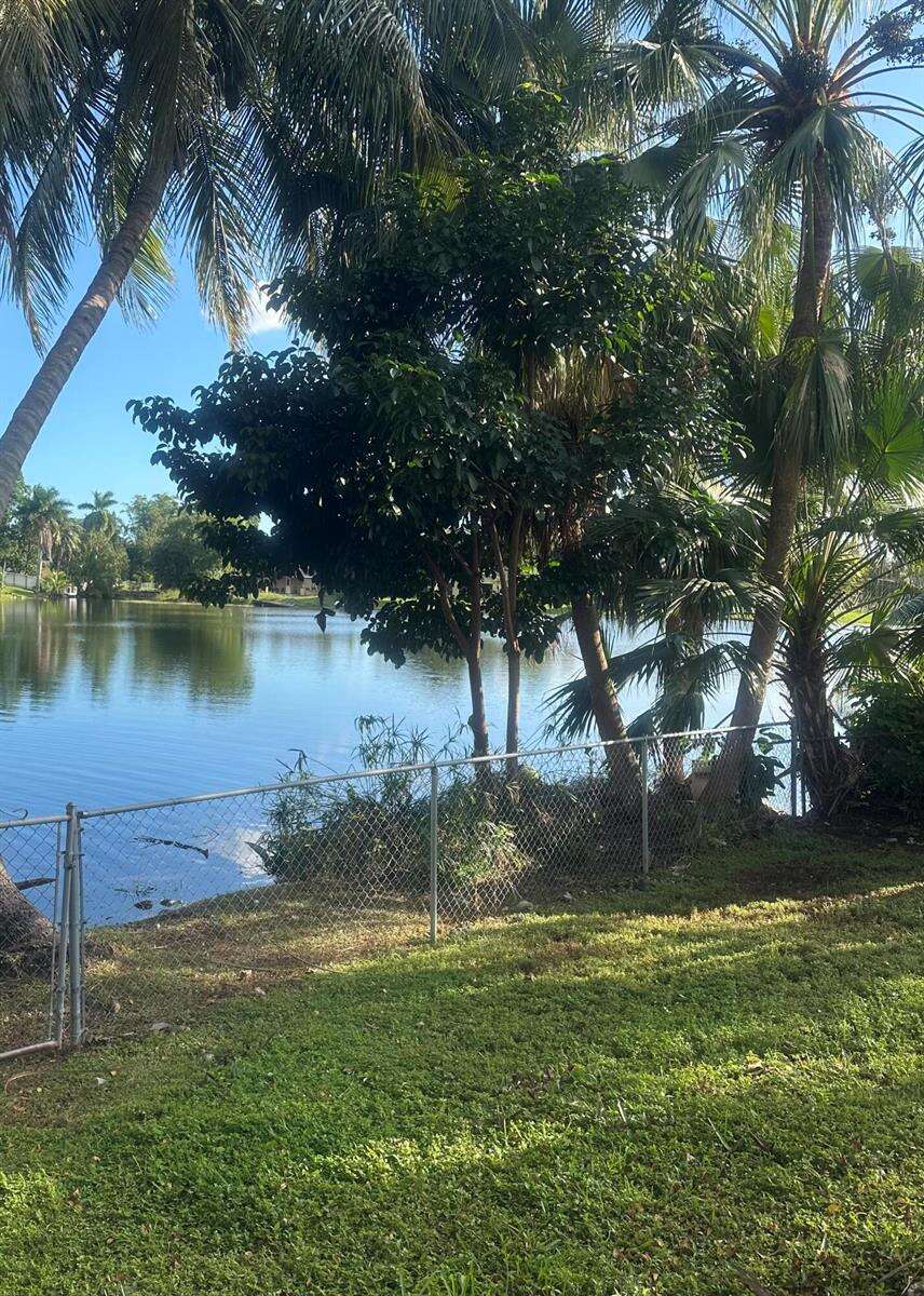 551 99th, Pembroke Pines, FL 33024 - For Sale photo 11