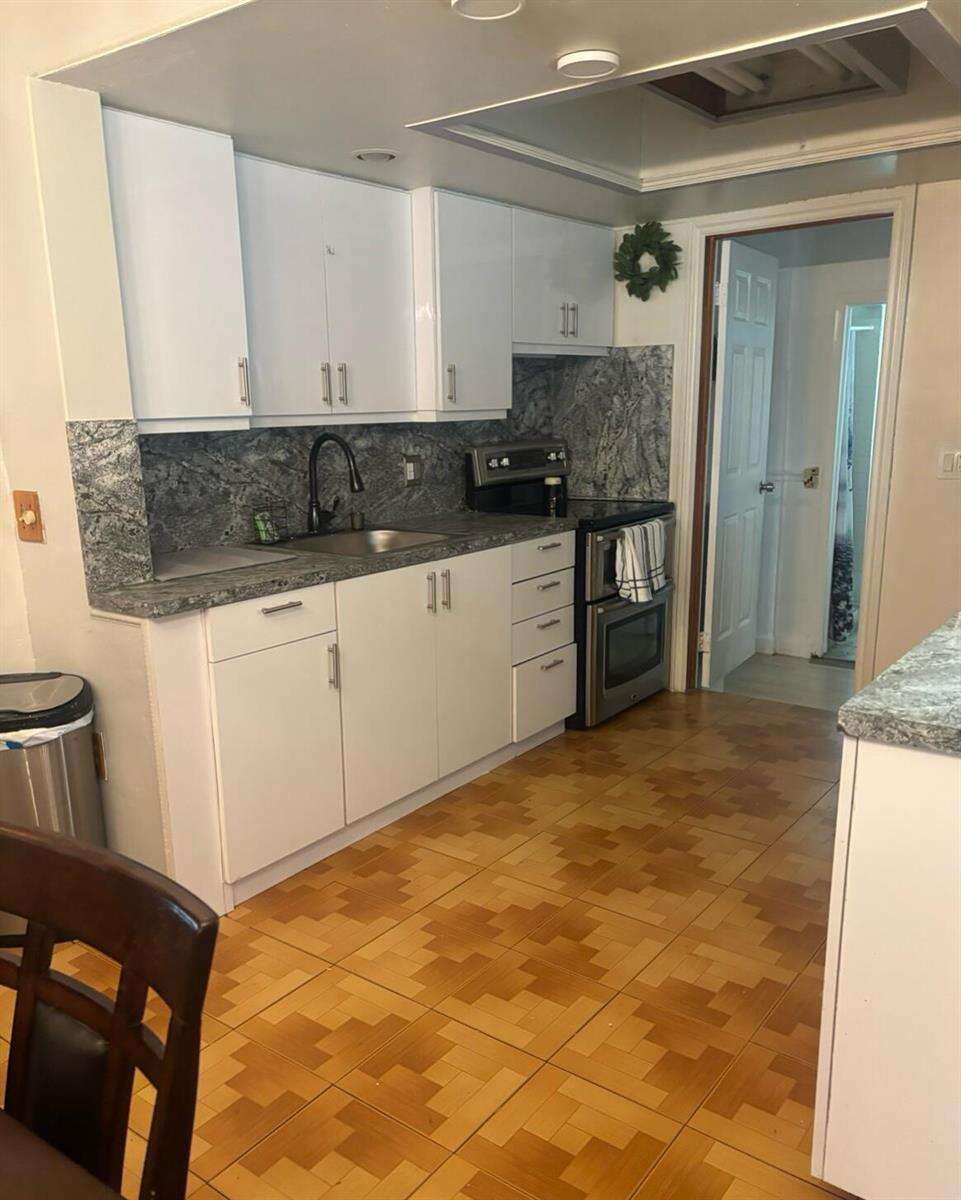 551 99th, Pembroke Pines, FL 33024 - For Sale photo 4