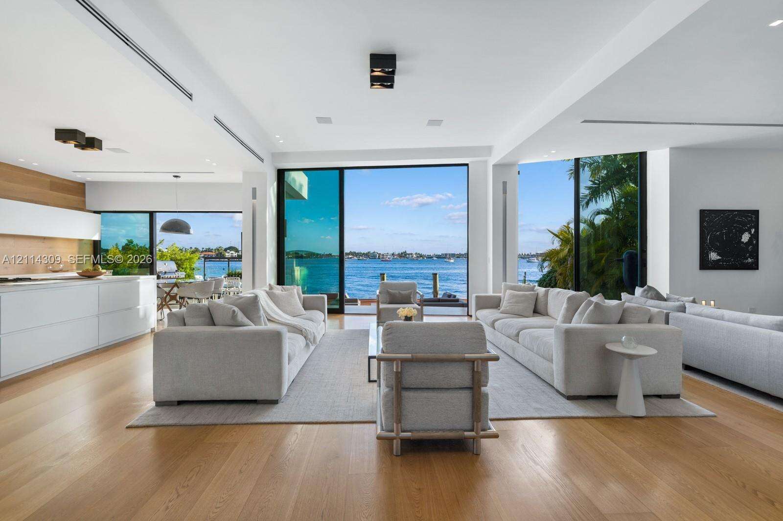 1374 Venetian Way, Miami, FL 33139 - For Sale photo 3