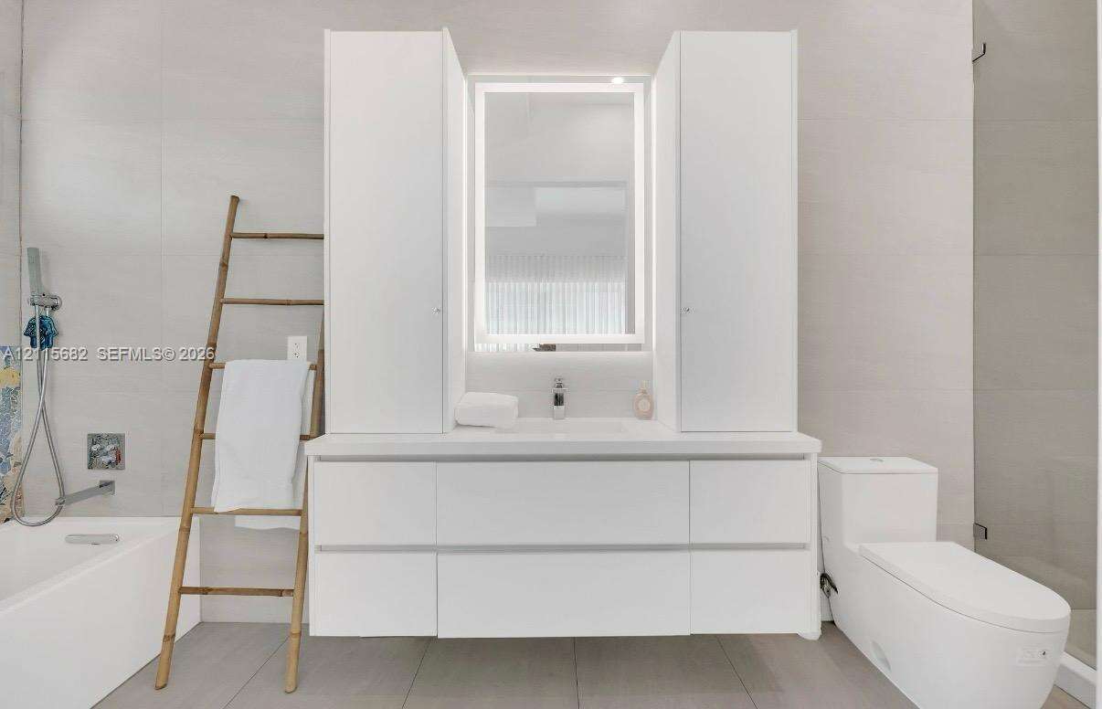 11 Century Ln, Miami Beach, FL 33139 - For Sale photo 18