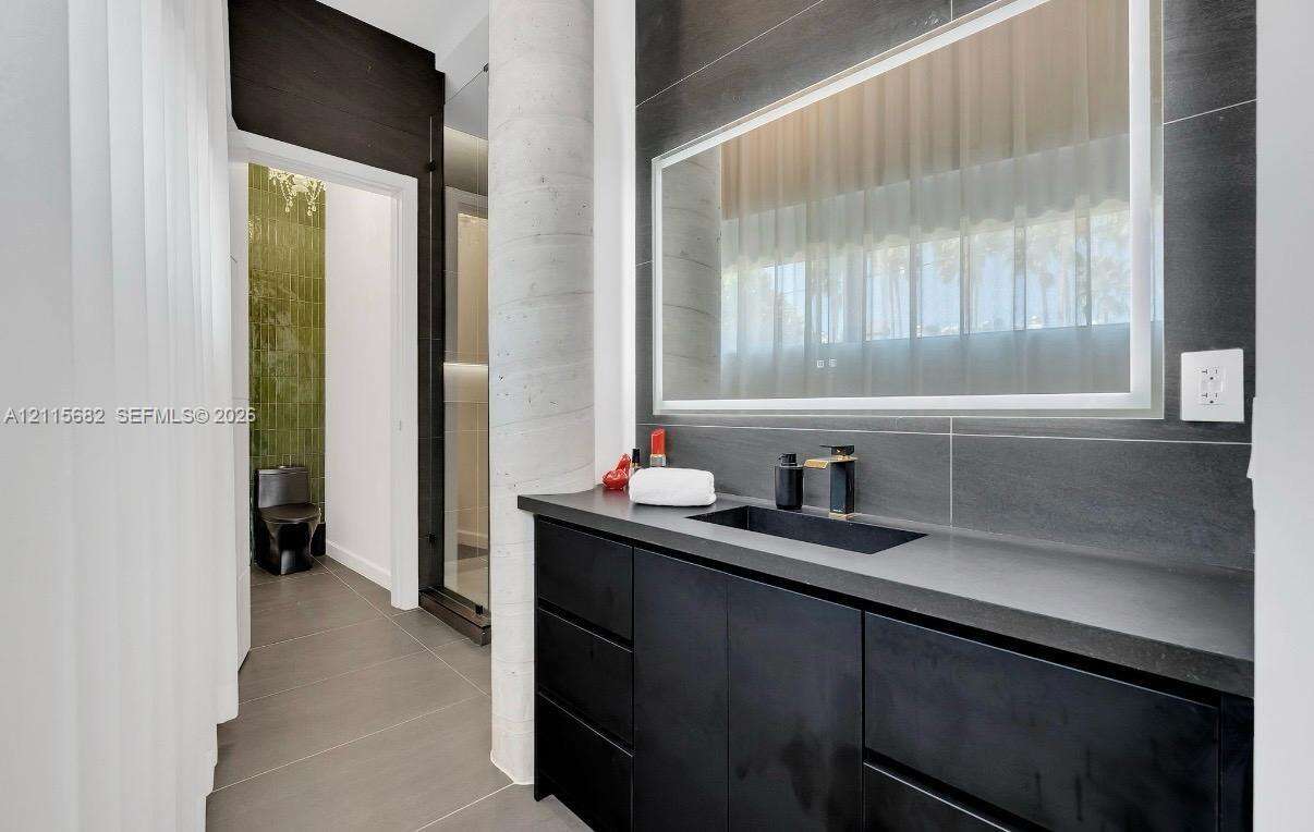 11 Century Ln, Miami Beach, FL 33139 - For Sale photo 19
