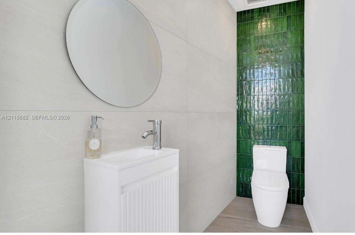 11 Century Ln, Miami Beach, FL 33139 - For Sale photo 22