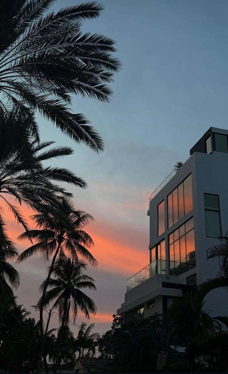 11 Century Ln, Miami Beach, FL 33139 - For Sale photo 32