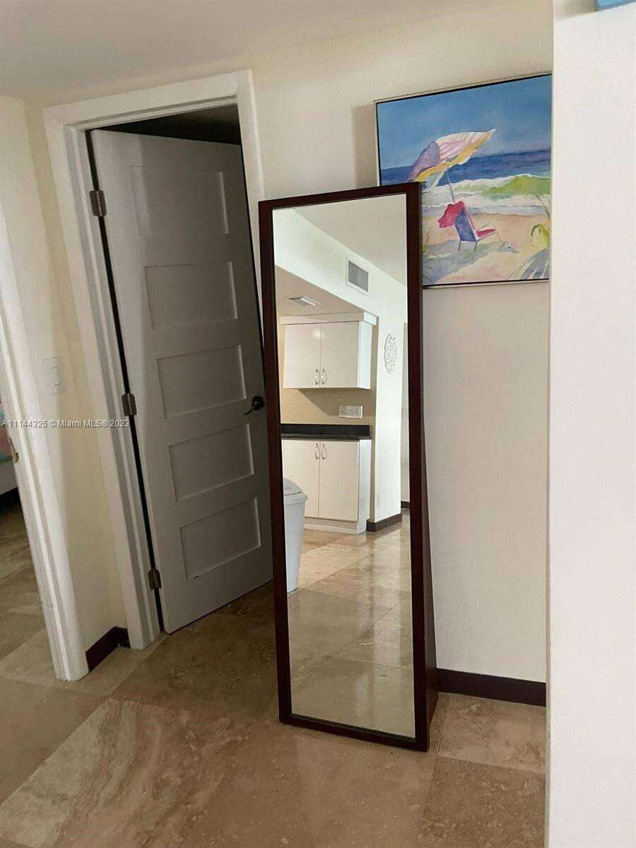 Sea Air Towers at 3725 Ocean Dr, Hollywood, FL 33019 - For Sale photo 9