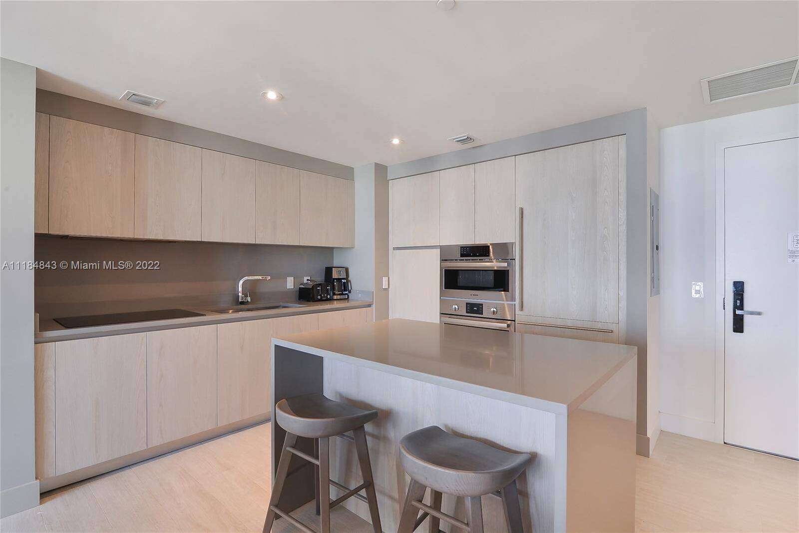 Hyde Beach House at 4010 Ocean Dr, Hollywood, FL 33019 - For Sale photo 6