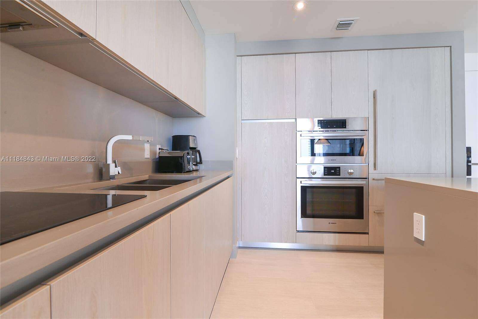 Hyde Beach House at 4010 Ocean Dr, Hollywood, FL 33019 - For Sale photo 10