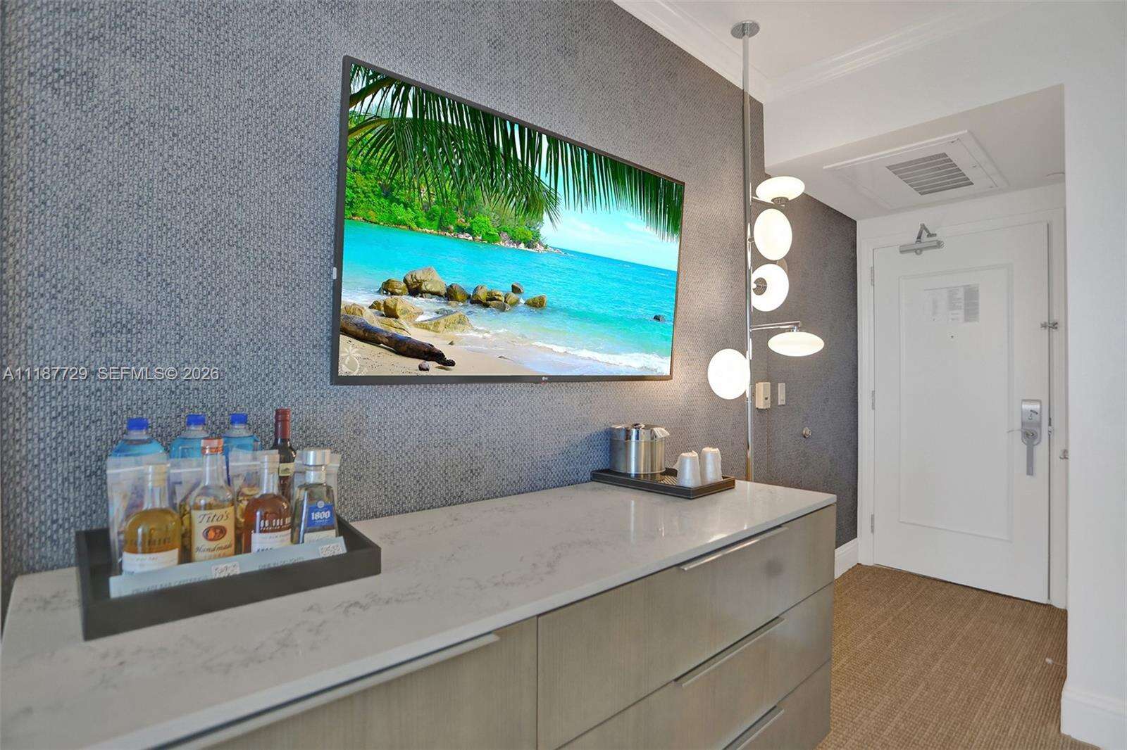Fontainebleau 2 at 4401 Collins Ave, Miami Beach, FL 33140 - For Sale photo 12