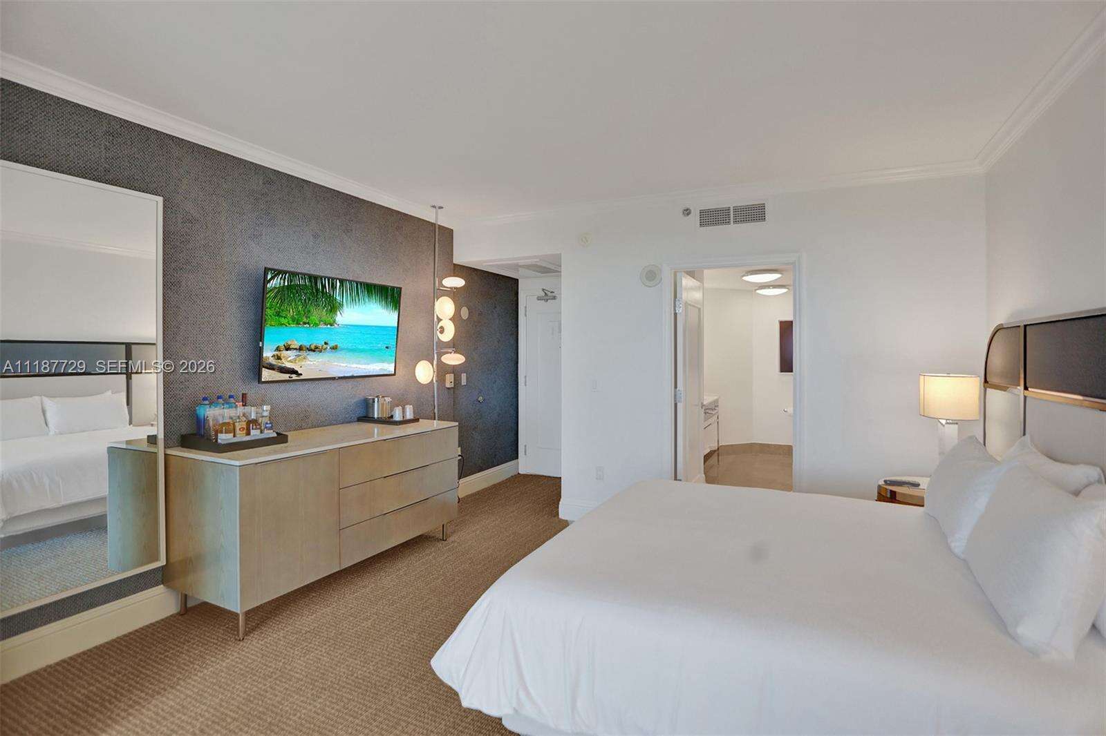 Fontainebleau 2 at 4401 Collins Ave, Miami Beach, FL 33140 - For Sale photo 15