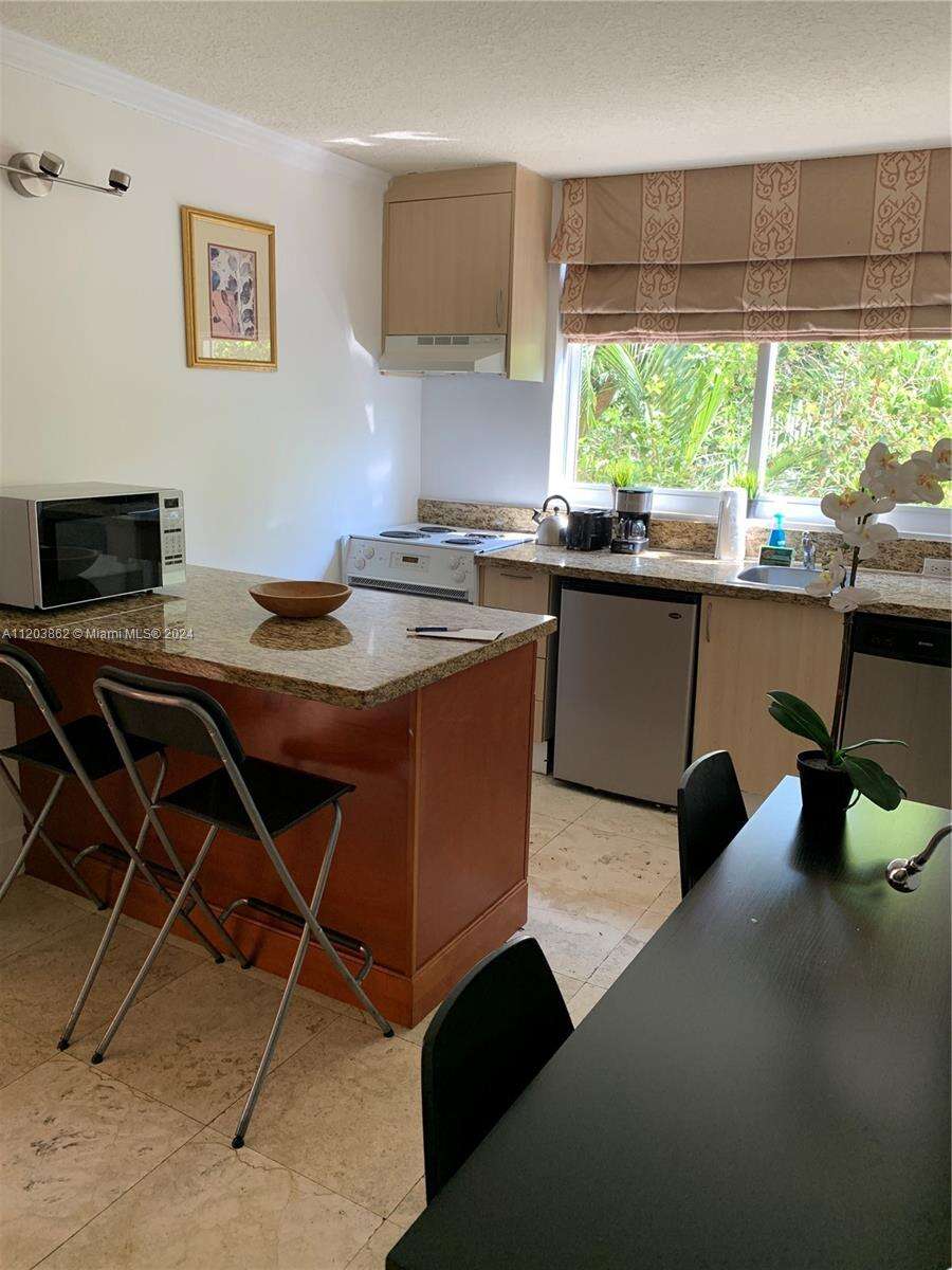 The Mutiny at 2951 Bayshore Dr, Miami, FL 33133 - For Sale photo 2