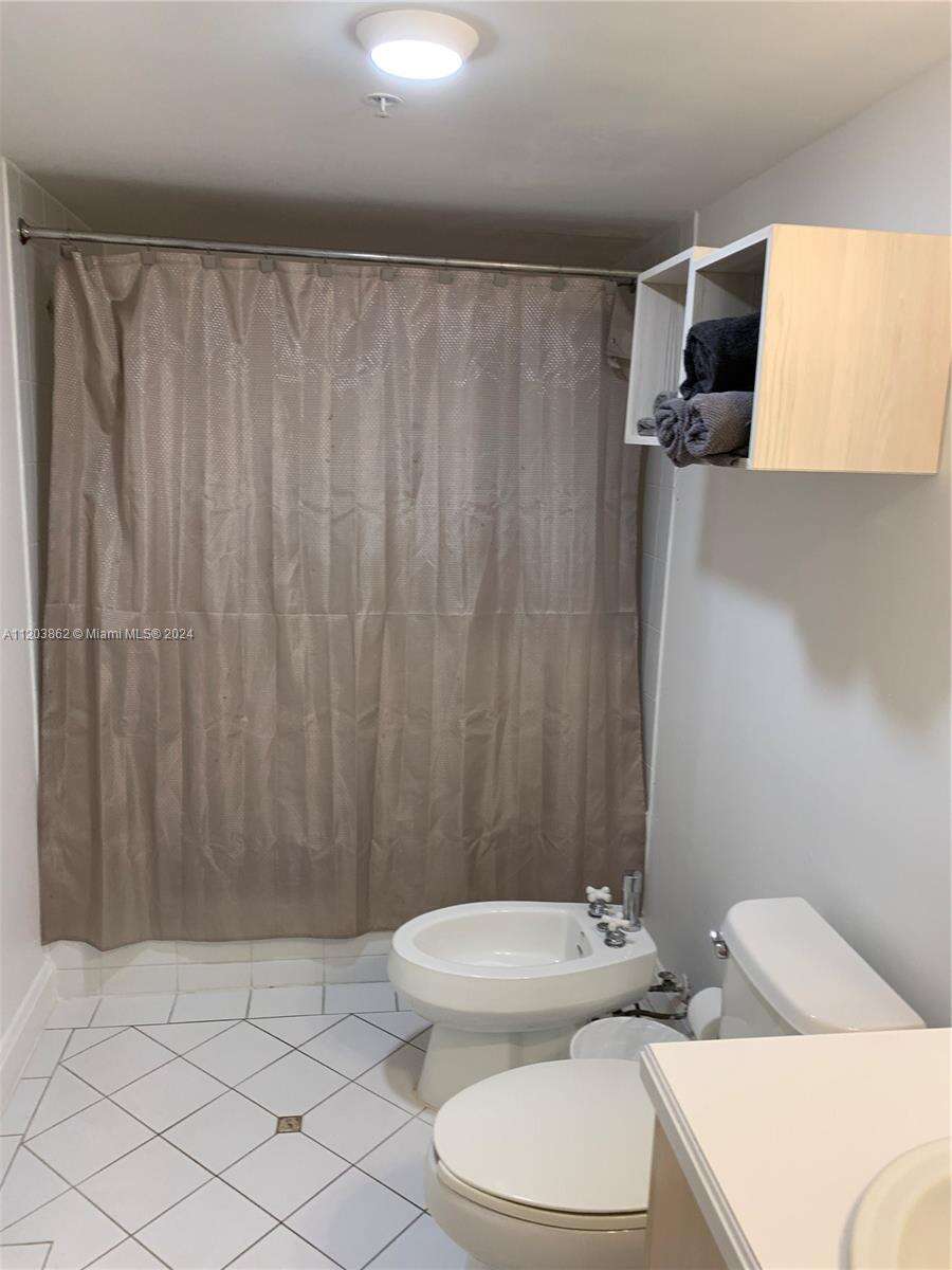 The Mutiny at 2951 Bayshore Dr, Miami, FL 33133 - For Sale photo 3