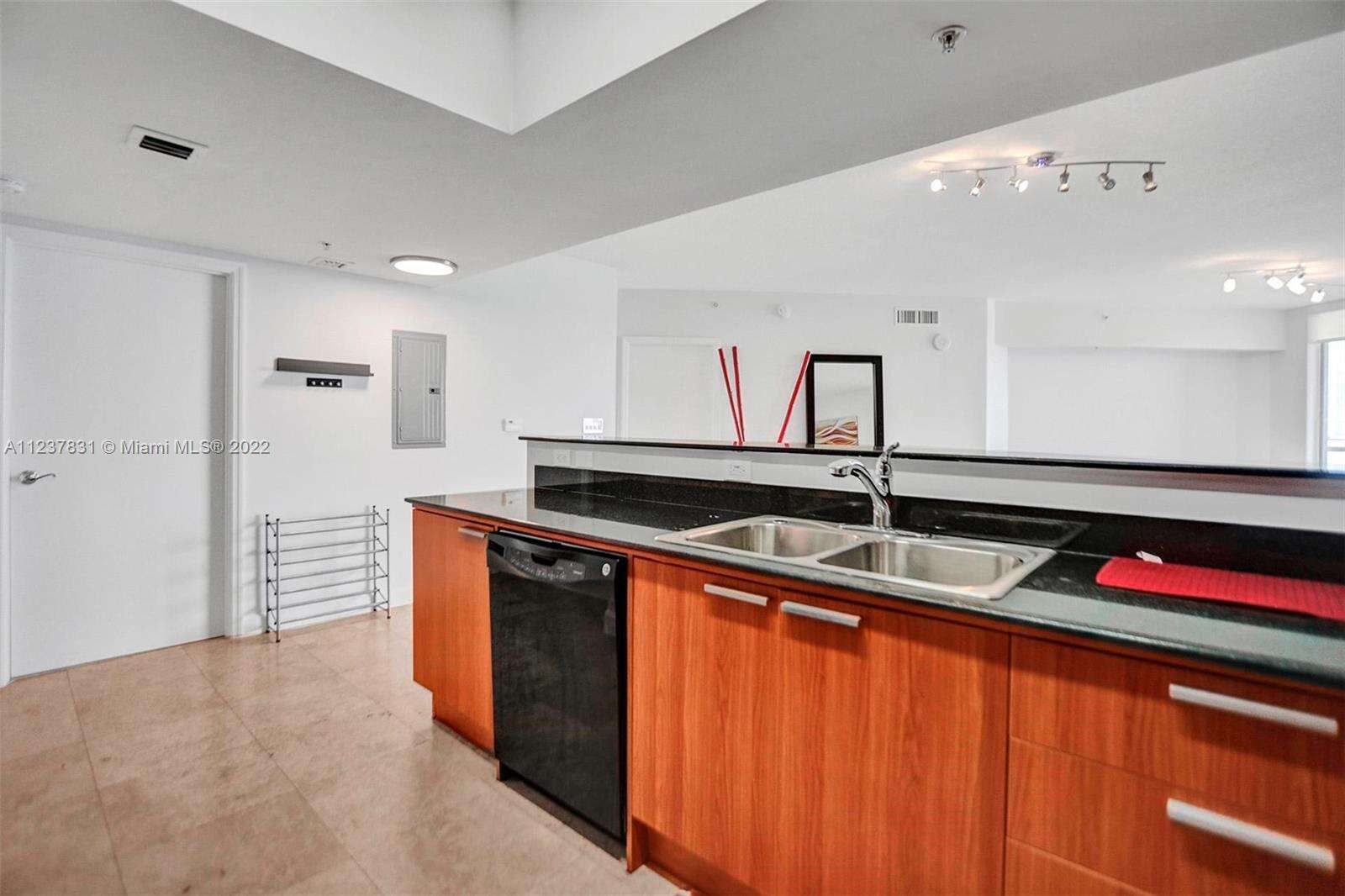 La Perla at 16699 Collins Ave, Sunny Isles Beach, FL 33160 - For Sale photo 18