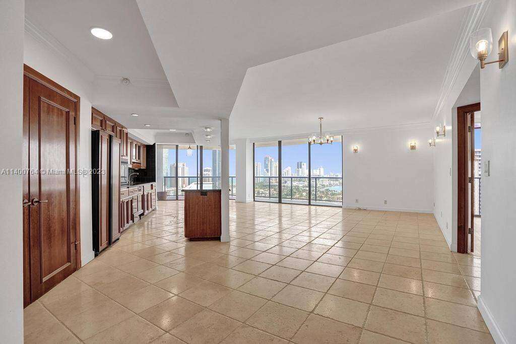 Turnberry Isle South Condos for Sale & Rent | Picture 1