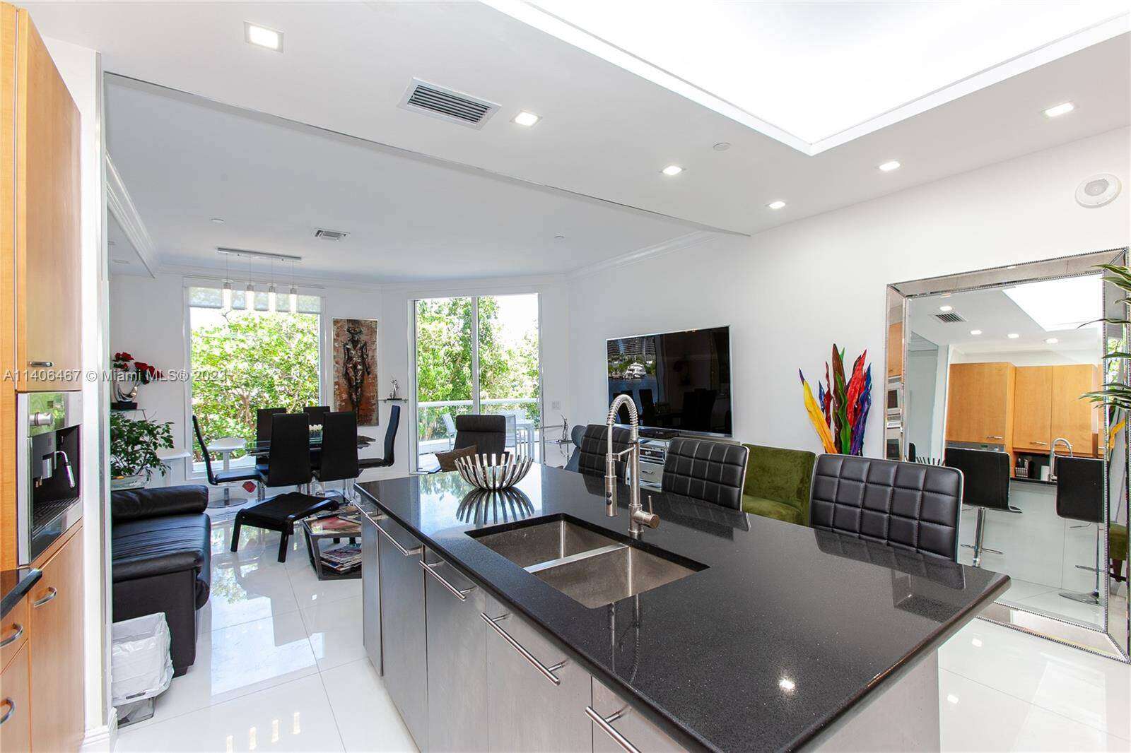 BELLAMARE WILLIAMS ISLAND - 6000 Island Blvd, Aventura, FL 33160 | Picture 4