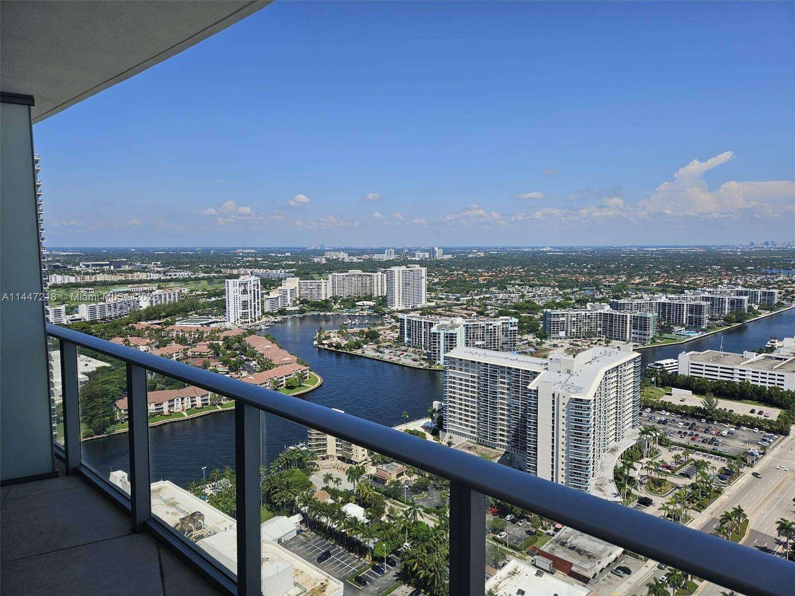 Hyde Resort at 4111 Ocean Dr, Hollywood, FL 33019 - For Sale photo 4