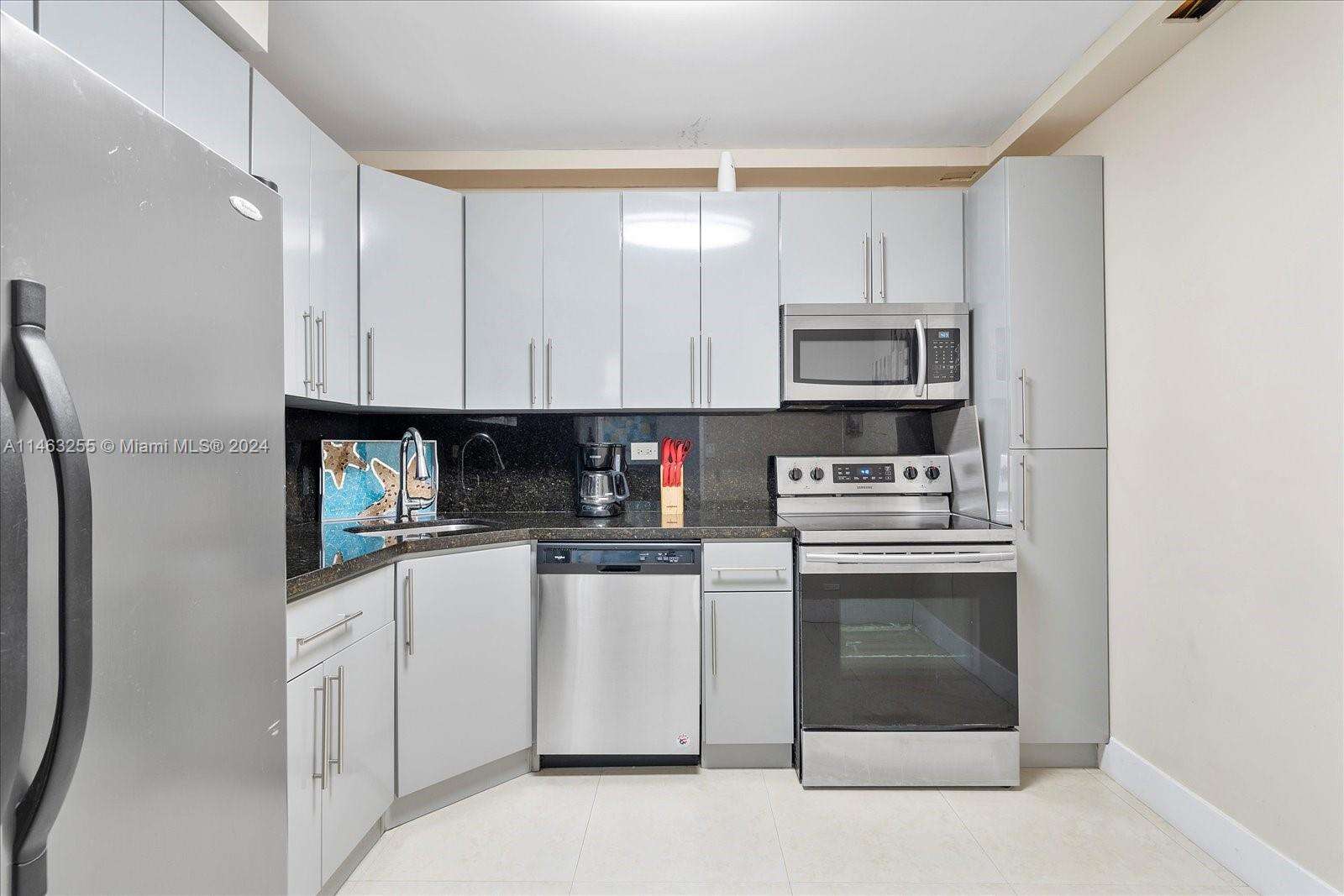 The Pavilion at 5601 Collins Ave, Miami Beach, FL 33140 - For Sale photo 21