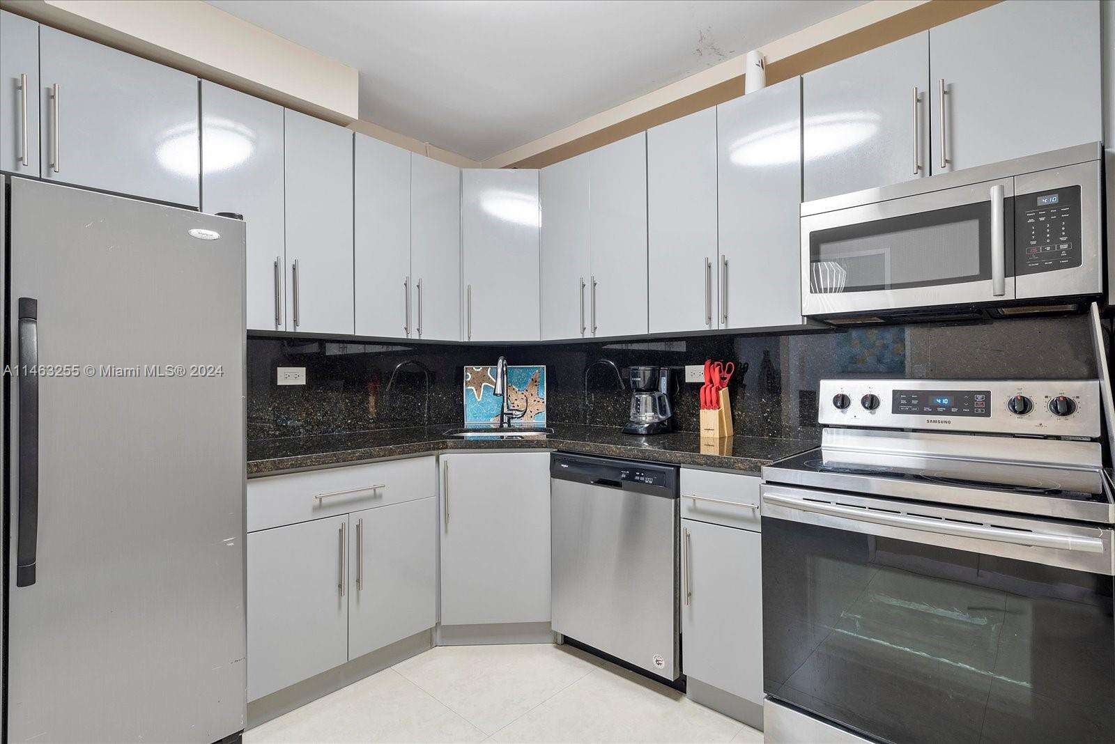 The Pavilion at 5601 Collins Ave, Miami Beach, FL 33140 - For Sale photo 22