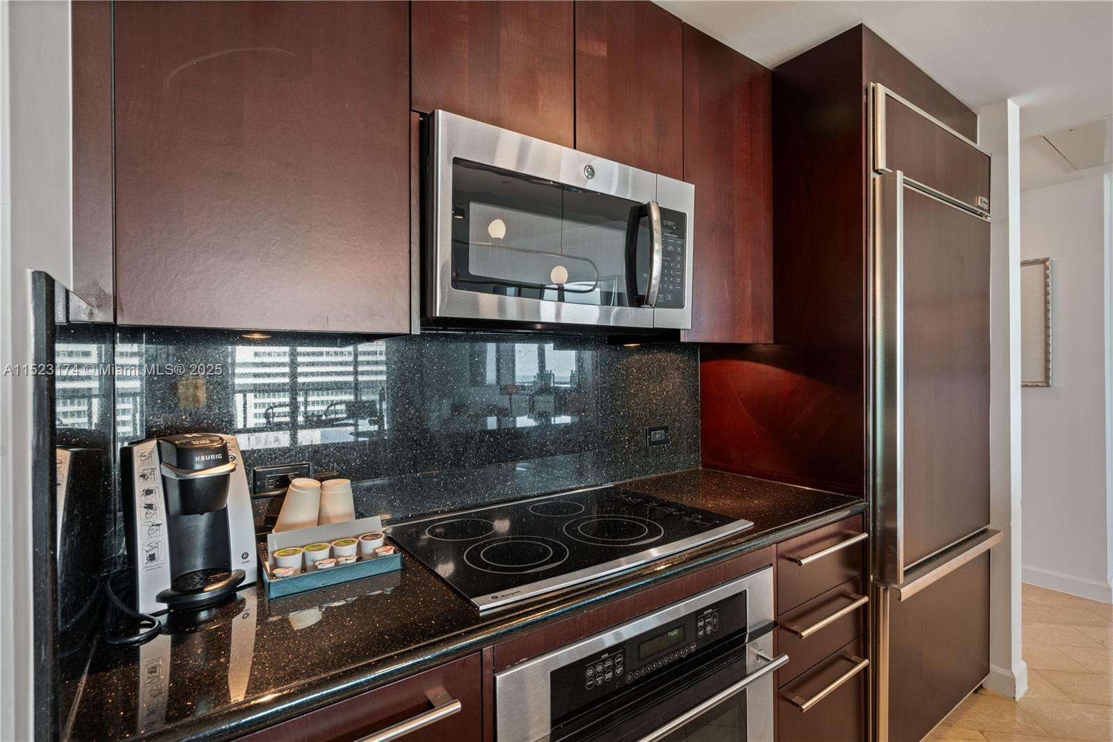 FONTAINEBLEAU III OCEAN CLUB - 4391 Collins Ave, Miami Beach, FL 33140 | Picture 16