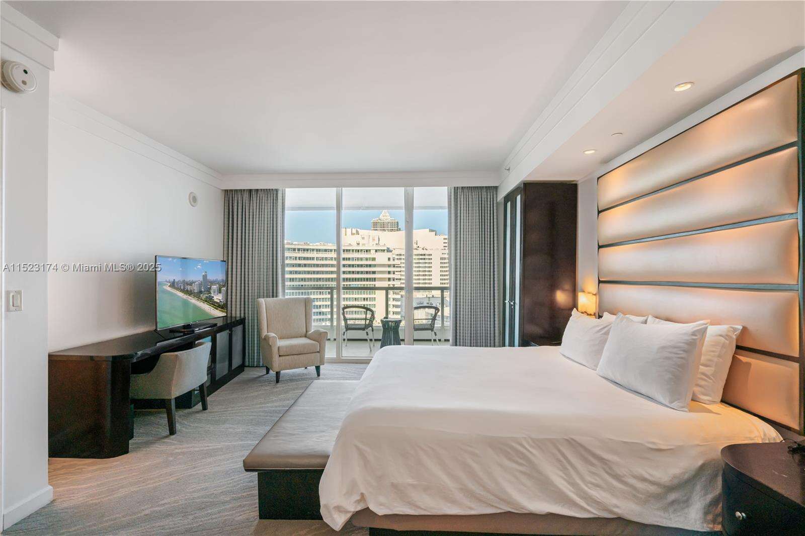 FONTAINEBLEAU III OCEAN CLUB - 4391 Collins Ave, Miami Beach, FL 33140 | Picture 23
